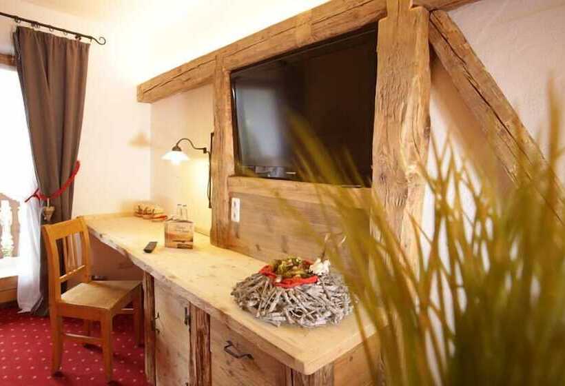 Quarto Estandar, Garni Eder