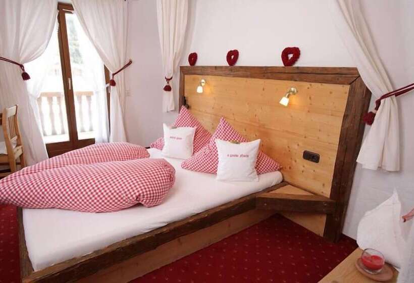 Quarto Estandar, Garni Eder