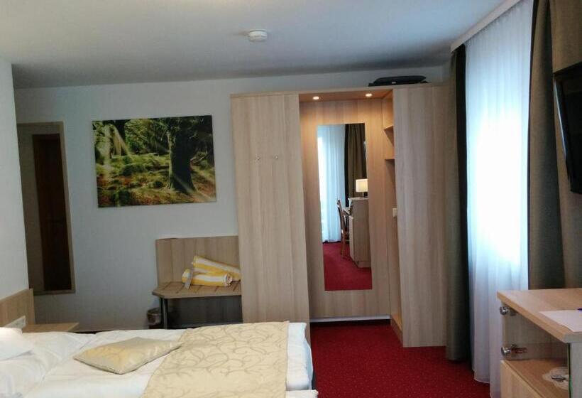 Номер Стандарт с Балконом, Wellness Hotel Garni Krone