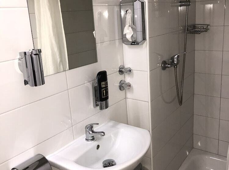 스탠다드 트리플 룸, Landhaus Koln