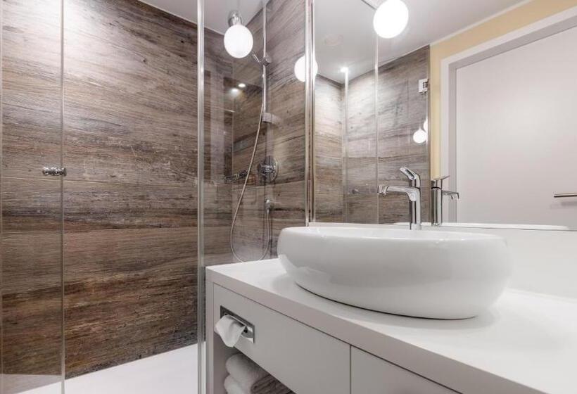 이코노미 룸, Das Vesper