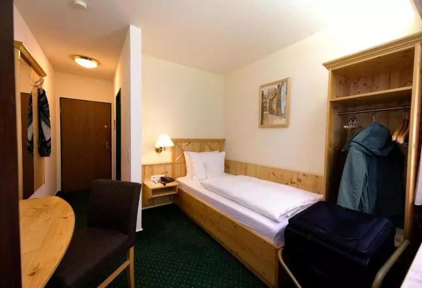 Basic Yhden Hengen Huone, Parkhotel Hammerberg