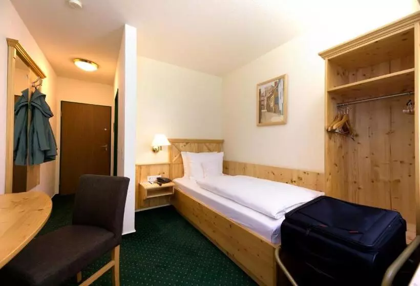 Basic Yhden Hengen Huone, Parkhotel Hammerberg