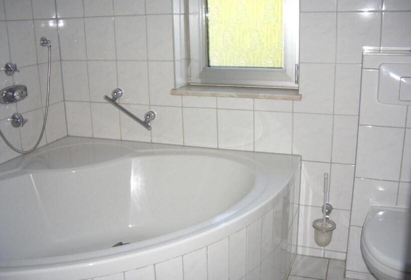 스탠다드 싱글 룸, Battenfeld