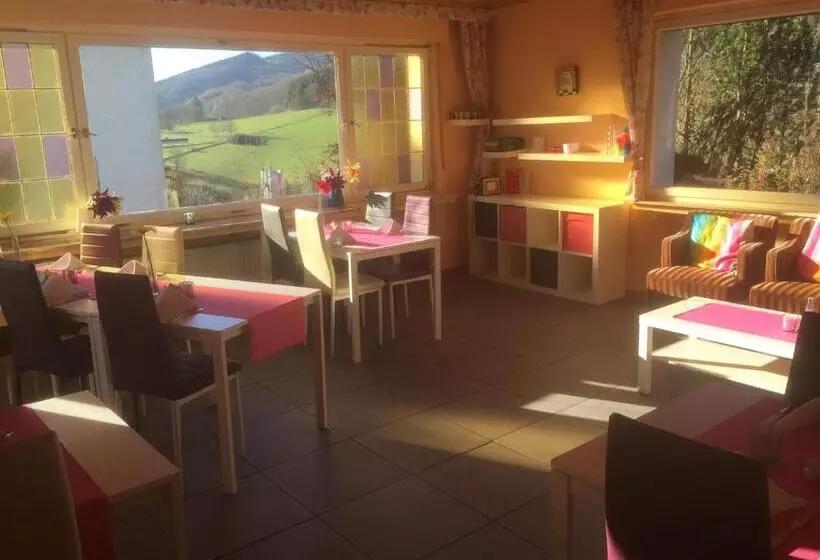 Perhehuone, Familie Hotel Kameleon
