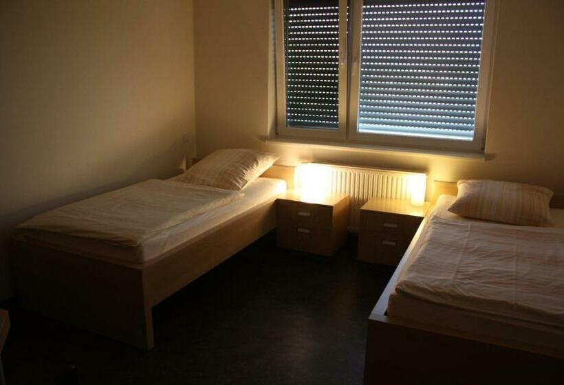 غرفة قياسية, Grand Tour