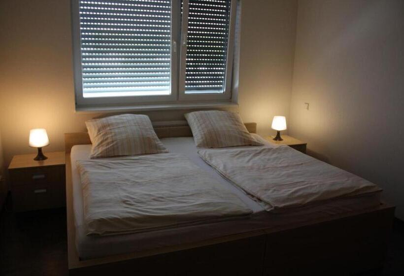 غرفة قياسية, Grand Tour