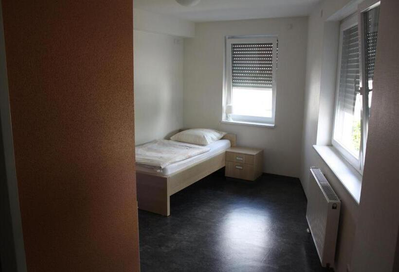 غرفة قياسية فردية, Grand Tour