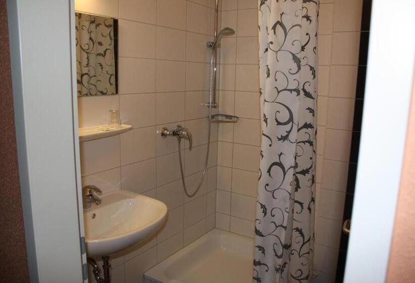 غرفة قياسية فردية, Grand Tour