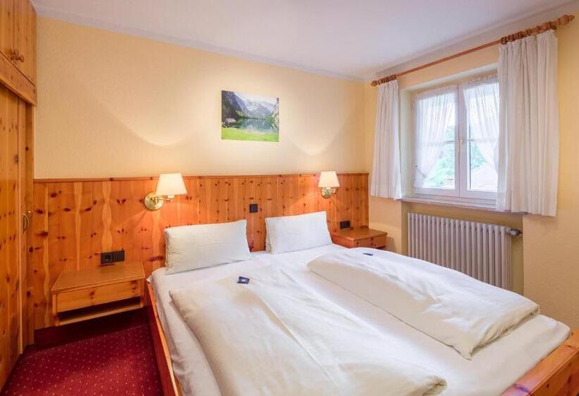 חדר משפחתי, Hörterer Der Hammerwirt