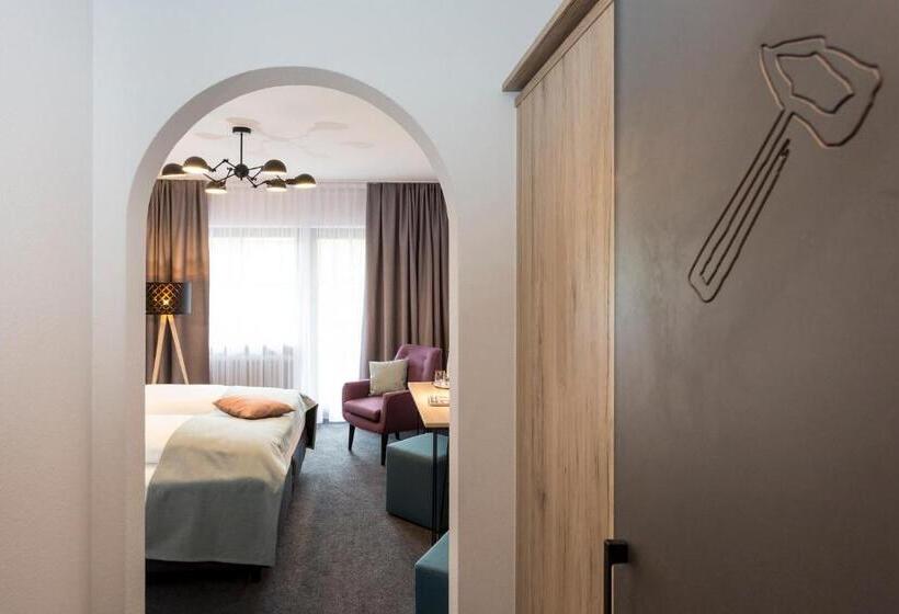 חדר סופריור, Hörterer Der Hammerwirt