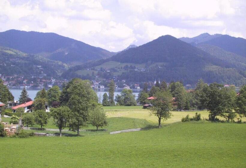 レイクビュースタンダードルーム, Pension Ostler