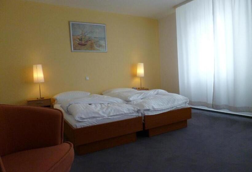 스탠다드 룸, Restaurant Marbella