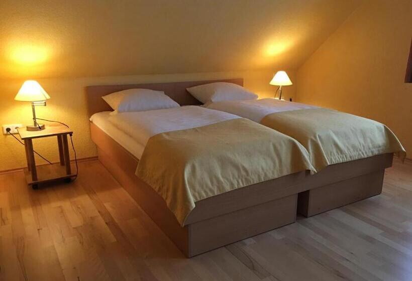 스탠다드 룸, Restaurant Steinkrug