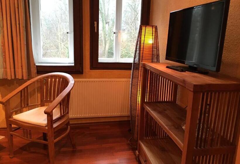 스탠다드 룸, Restaurant Steinkrug