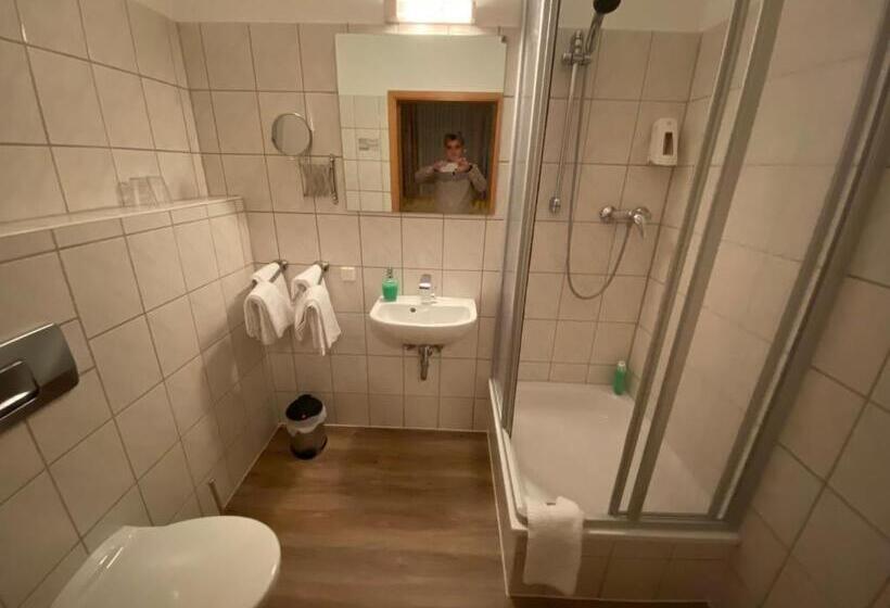 스탠다드 룸, Restaurant Steinkrug