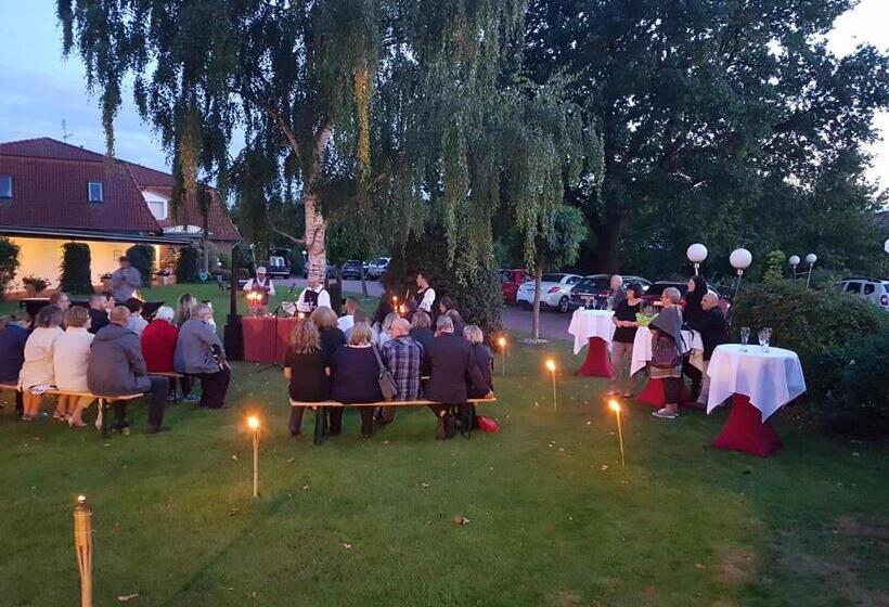 غرفة قياسية ثلاثية مزودة بشرفة, & Restaurant Zum Deutschen Hause