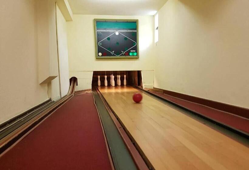 חדר סטנדרט לשלושה, Rheinischer Hof