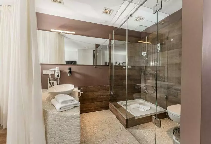اتاق استاندارد یک نفره, Villa Lago Garni