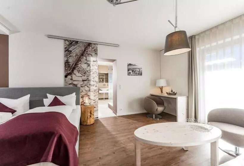 اتاق لوکس, Villa Lago Garni