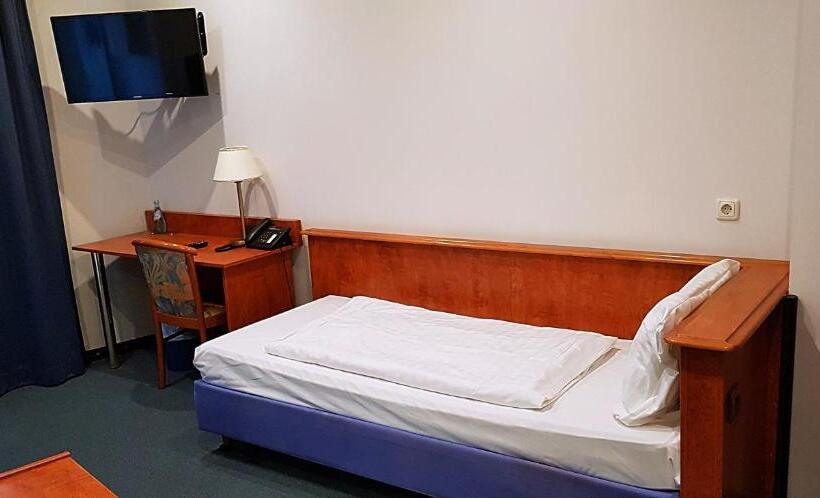 غرفة قياسية فردية, Zeil