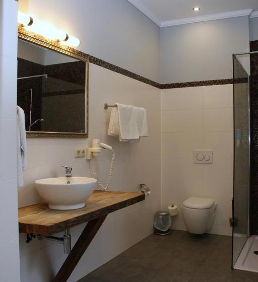 غرفة بيزنس, Zeil