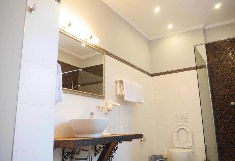 غرفة بيزنس, Zeil