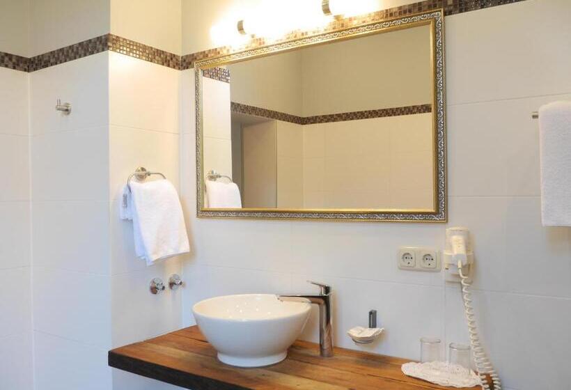 غرفة بيزنس, Zeil