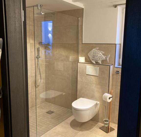 شقة غرفتين, Zum Alten Schlagbaum