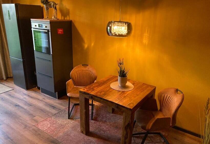 شقة غرفتين, Zum Alten Schlagbaum