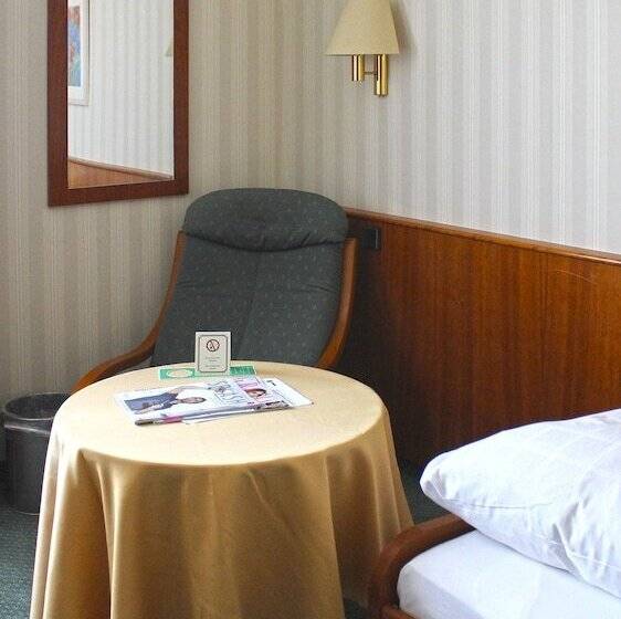 スタンダードシングルルーム, Zum Schiff