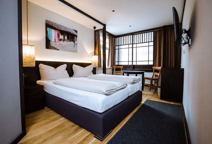 Номер Стандарт, Zur Amtspforte