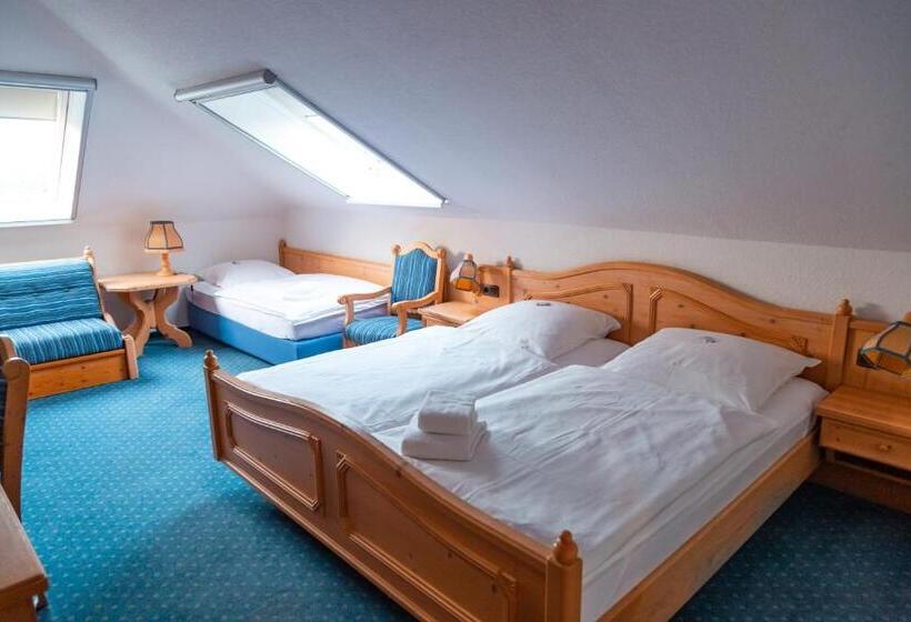 标准三人间, Röhrs Gasthof