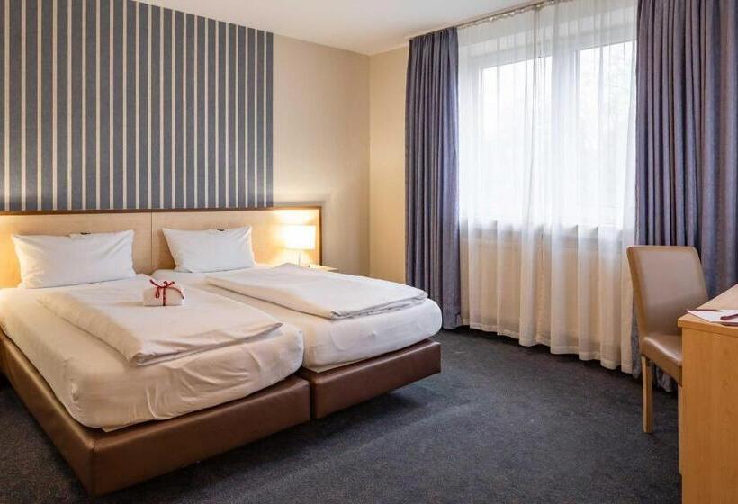 컴포트 룸, Astoria Easy