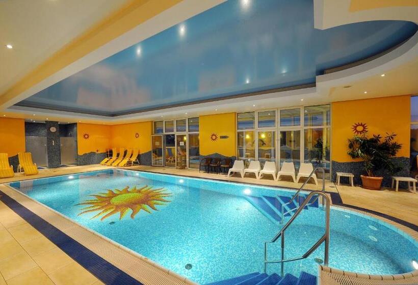 غرفة قياسية رباعية, Fair Resort All Inclusive Wellness & Spa Hotel Jena