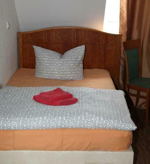 标准单人间, Alt Erfurt