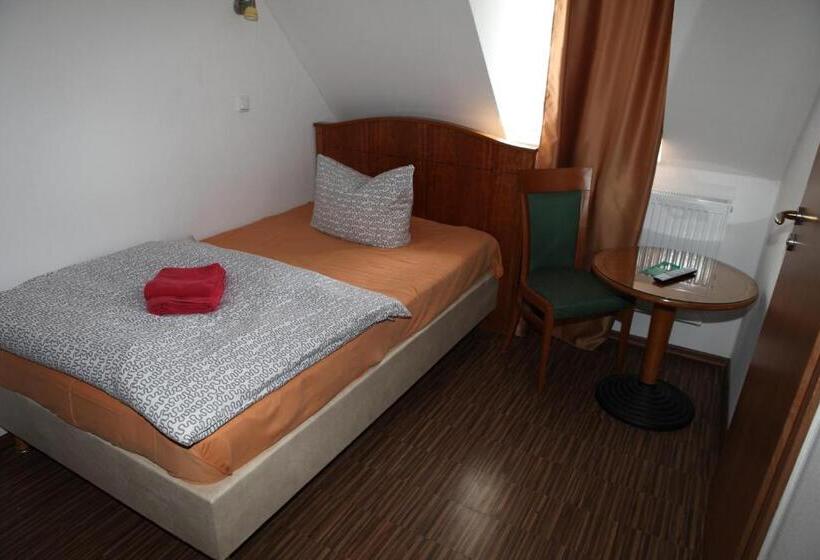 标准单人间, Alt Erfurt