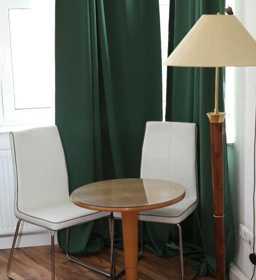 标准间, Alt Erfurt