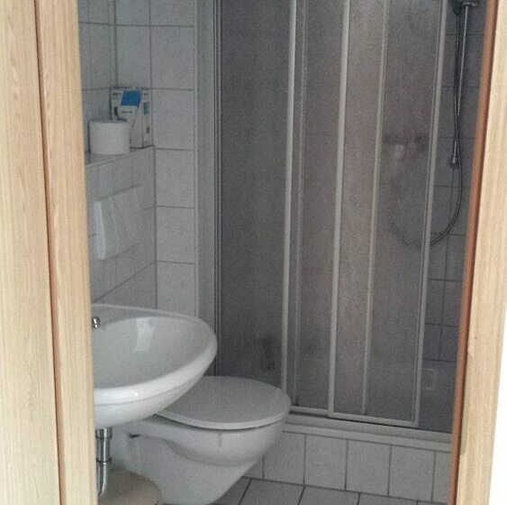 标准单人间, Am Mühlteich