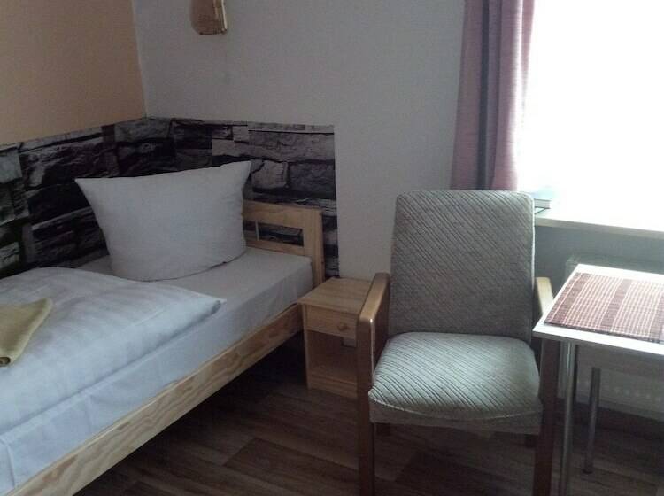 标准单人间, Am Mühlteich