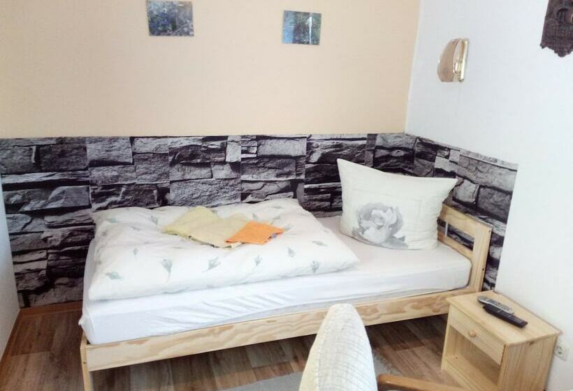 标准单人间, Am Mühlteich