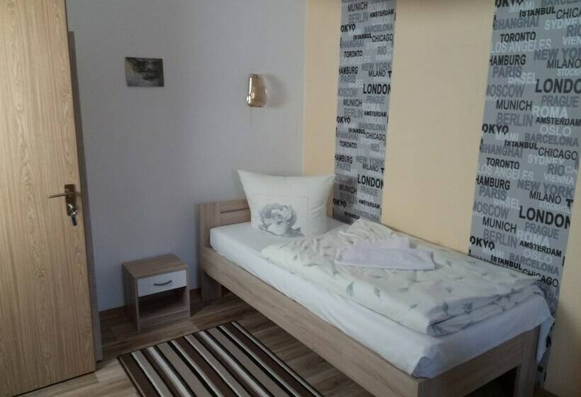 标准单人间, Am Mühlteich