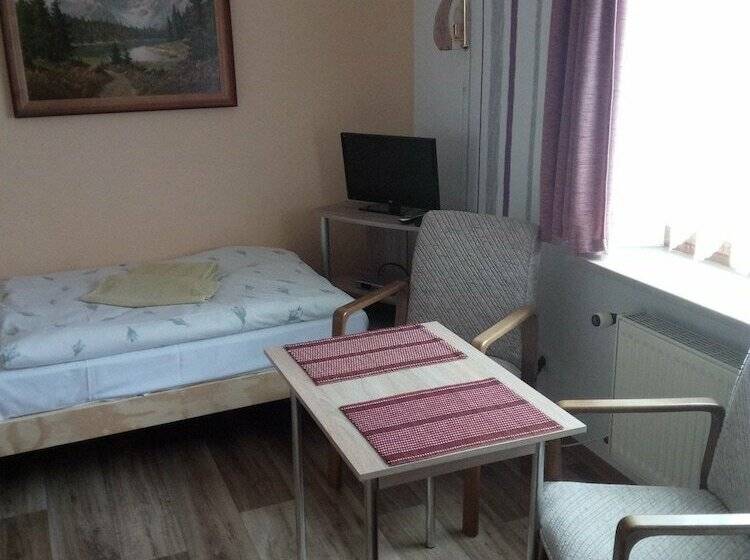 标准单人间, Am Mühlteich