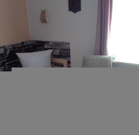 标准单人间, Am Mühlteich