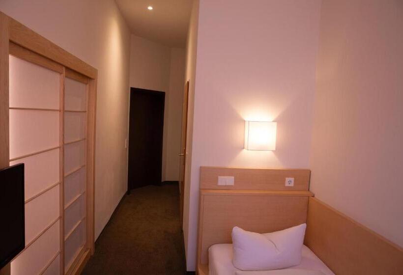 Quarto Superior Individual, De Saxe Leipzig