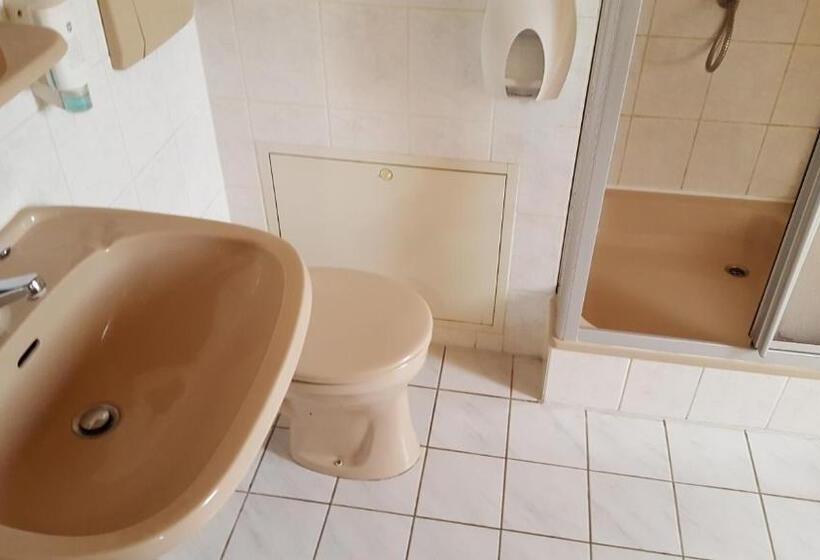 غرفة قياسية فردية, Glindenberger Hof