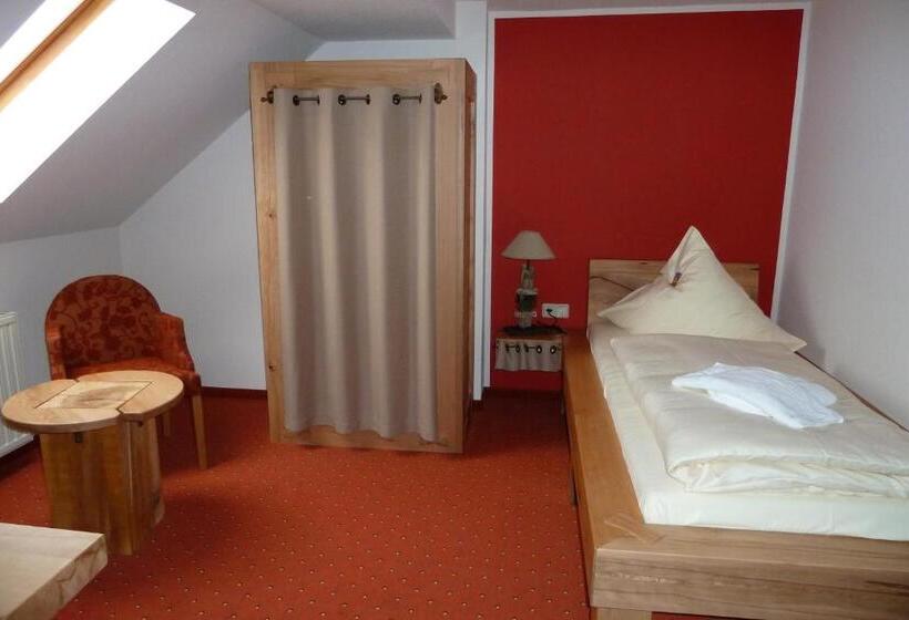 スタンダードシングルルーム, Goldener Stern