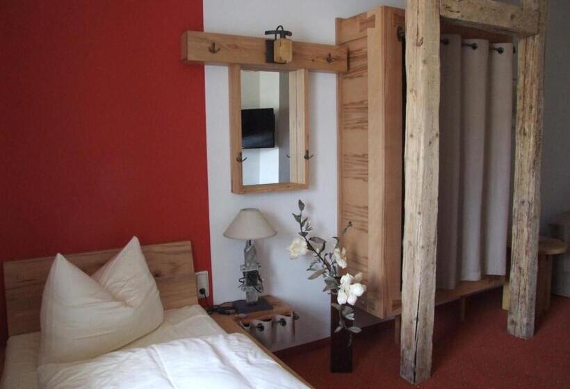 スタンダードシングルルーム, Goldener Stern