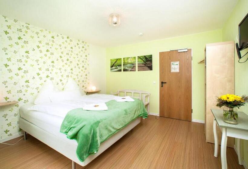 Номер Стандарт с Балконом, Hinter Den Spiegeln