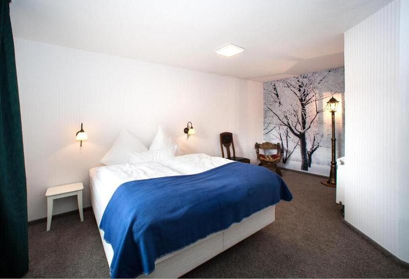 Люкс, Hinter Den Spiegeln